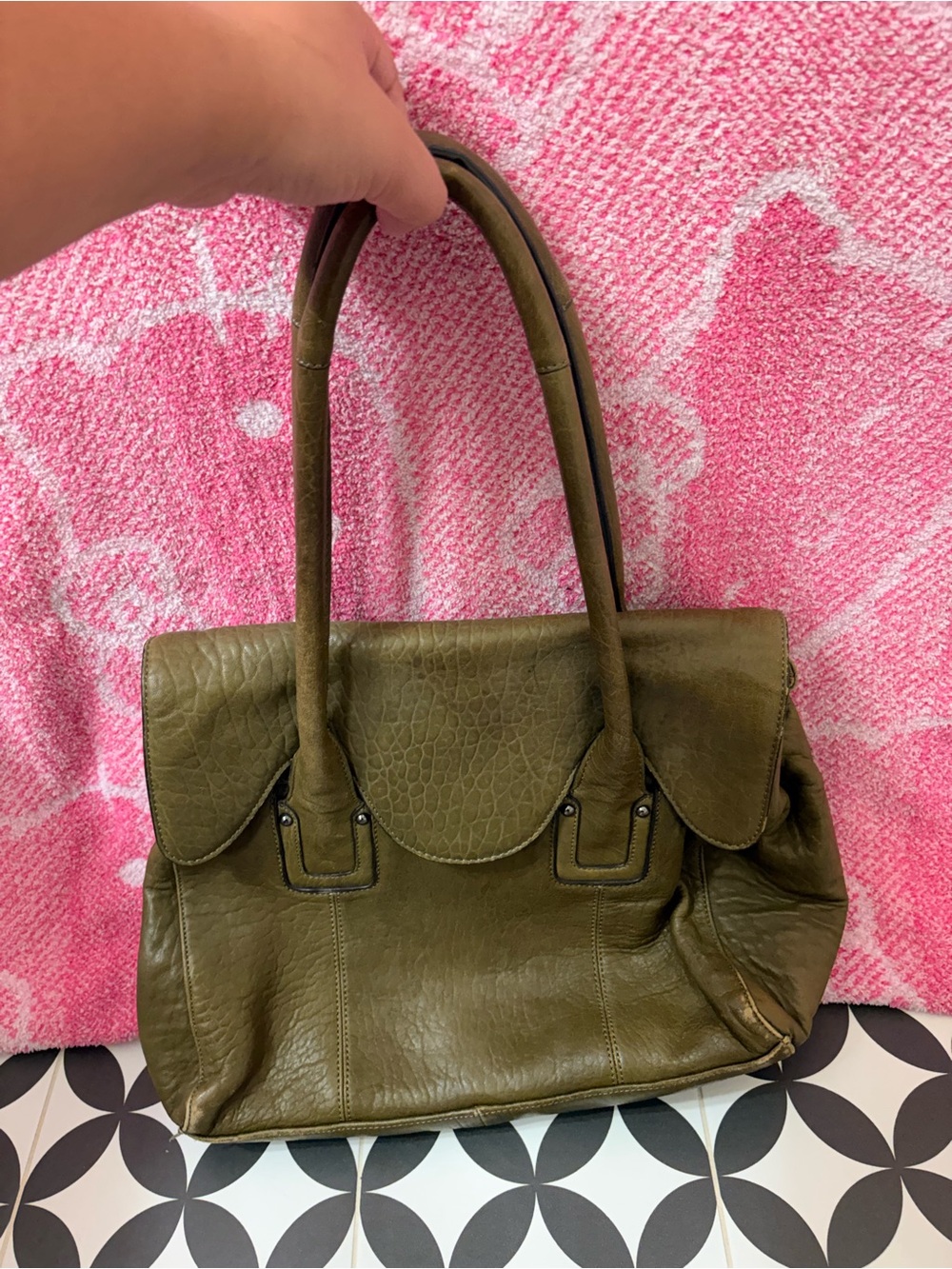 Perlina Olive Green Leather Shoulder Bag